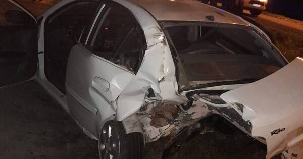 La Nación / Supuesta carrera clandestina ocasiona grave accidente en Luque