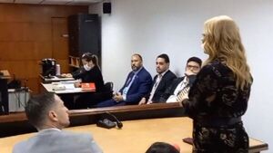 Menchi pide que Juan Vera pague más de G. 80 millones a escuelas
