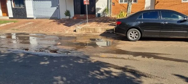 Pérdidas cloacales aparecen en otros dos barrios de San Juan Bautista - Nacionales - ABC Color