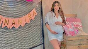 ¡Chulinísima! La modelo mecánica ya tuvo su primer baby shower