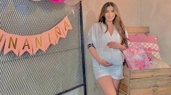 ¡Chulinísima! La modelo mecánica ya tuvo su primer baby shower