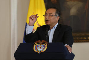 Petro se retracta de su anuncio sobre rescate de niños indígenas en la selva colombiana - .::Agencia IP::.