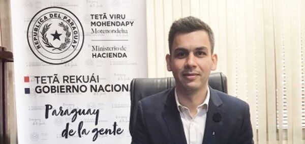 Juan Jos茅 Galeano, director de estudios econ贸micos del Ministerio de Hacienda advierte que equiparar haberes jubilatorios es financieramente peligroso - Revista PLUS