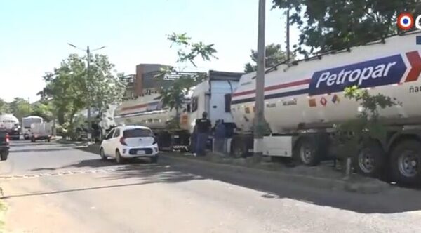 Franquicias de Petropar piden “sincerar” costos y van a paro indefinido