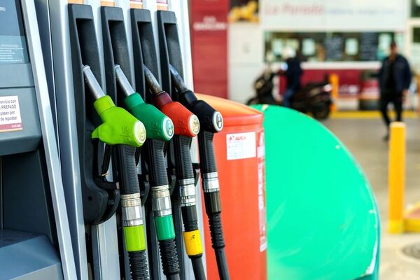 Petropar abarata sus combustibles, ante descenso de productos básicos a nivel mundial - MarketData