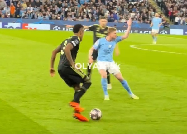 Captan agrio cruce entre De Bruyne y Guardiola - La Prensa Futbolera