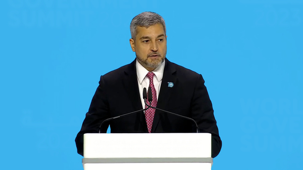 Mario Abdo Ben铆tez, presidente de Paraguay participar谩 en el Foro Econ贸mico de Catar en Doha - Revista PLUS