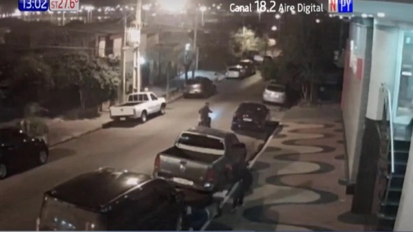 Cobarde asalto y ataque de motochorros a una mujer - Noticias Paraguay