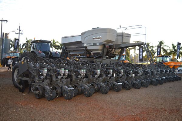 Rieder & CIA junto a Valtra en la Expo Pioneros