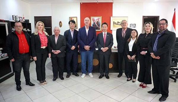 Gobernador de Alto Paraná recibe al embajador de Corea | DIARIO PRIMERA PLANA