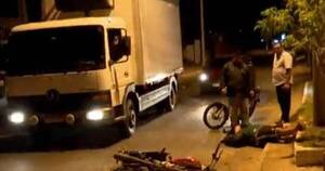 La Nación / Motociclista se estrelló contra cordón de hormigón y quedó en estado delicado