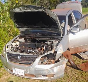 Se apoderó del auto nuevo de su amigo de tragos y luego lo abandona desmantelado  - ABC en el Este - ABC Color