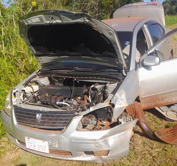 Se apoderó del auto nuevo de su amigo de tragos y luego lo abandona desmantelado  - ABC en el Este - ABC Color
