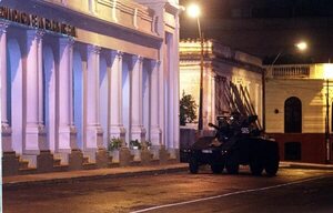 Se cumplen 23 años del fallido golpe de estado oviedista contra Luis Ángel González Macchi - Política - ABC Color