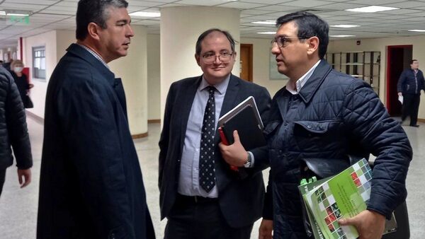 Ordenan detención de ex ministros Cardozo y Godoy