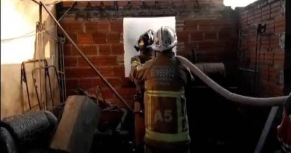 La Nación / Controlan incendio de vivienda en construcción en Villa Elisa