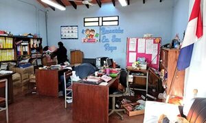 Drogadictos vacían una escuela Luqueña