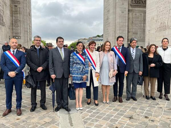 Diario HOY | Celebración de la independencia paraguaya en Francia