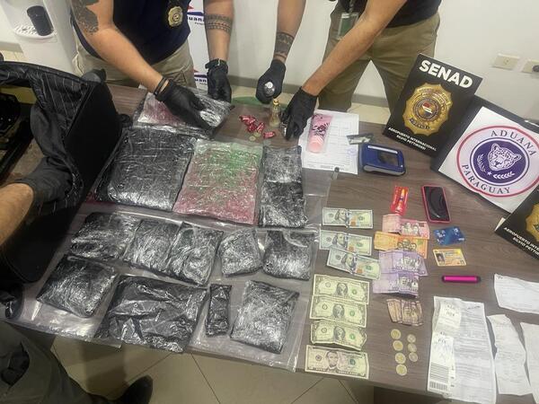 Diario HOY | Extranjera intentó ingresar con 12.000 pastillas de éxtasis
