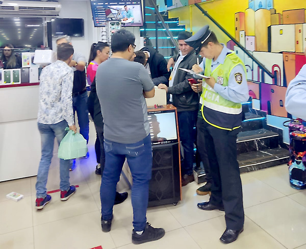 Estafan a turista argentina en el microcentro de Ciudad del Este - La Clave