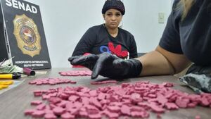 Doña fue detenida en el aeropuerto con montón de éxtasis