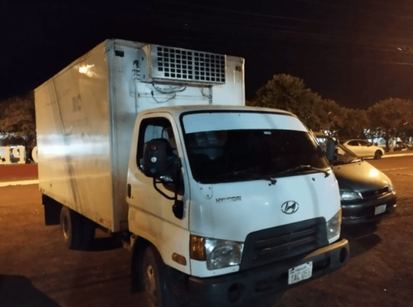 DELINCUENTES INTERCEPTAN CAMIÓN A BALAZOS EN MARÍA AUXILIADORA