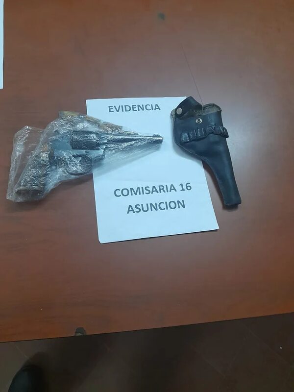 Video de tiro al aire en Mercado de Abasto: un detenido por disparar tras discusión - Policiales - ABC Color