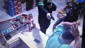 Video: Violento asalto a local comercial en San Rafael del Paraná - Policiales - ABC Color