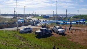 Docentes argentinos bloquean puente Encarnación-Posadas - ADN Digital