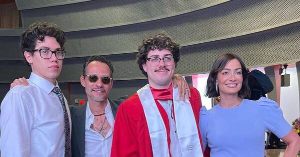 La Nación / ¡Enhorabuena! Marc Anthony y Dayanara Torres celebran la graduación de su hijo