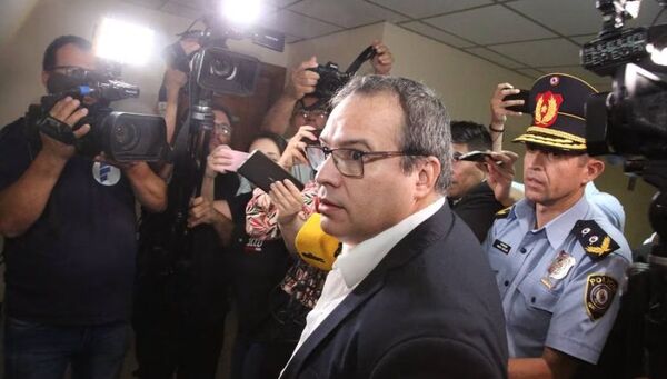 Diario HOY | Benefician a Carlos Granada con libertad ambulatoria
