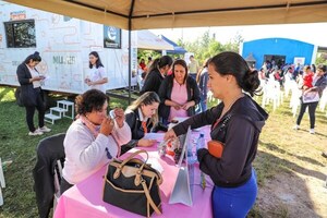 MÓVIL MUJER ATIENDIÓ A MÁS DE 140 PERSONAS EN EL BARRIO SANTO DOMINGO