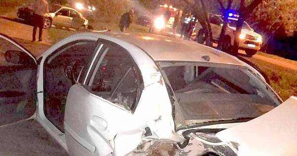 La Nación / Supuesta carrera ilegal ocasiona grave accidente
