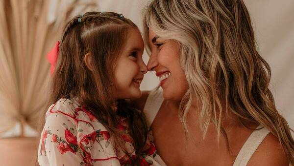 [VIDEO] ¡Ternura total! Anahí enseña a su hija a hablar guaraní