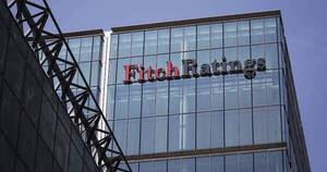 La Nación / Fitch Ratings afirma que es necesario implementar reformas para reducir déficit fiscal