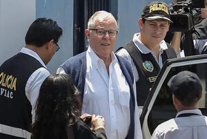 El expresidente Kuczynski afirma que la Fiscalía peruana lo quiere condenar a muerte - Mundo - ABC Color