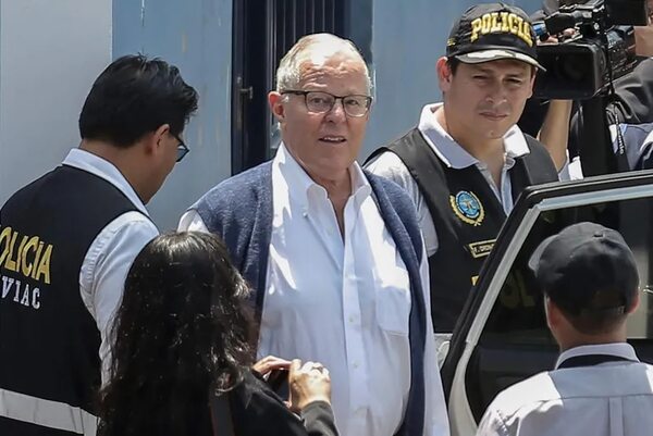 El expresidente Kuczynski afirma que la Fiscalía peruana lo quiere condenar a muerte - Mundo - ABC Color