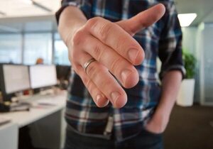¿Qué se puede hacer ante manos constantemente húmedas de sudor?  - Estilo de vida - ABC Color