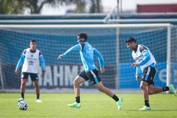 Versus / El particular "duelo" y las burlas entre Luis Suárez y Mathías Villasanti en Grêmio
