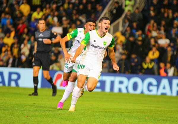 Versus / ¡Qué manera de estrenarse! Bogarín marcó por primera vez en Argentina y fue un golazo