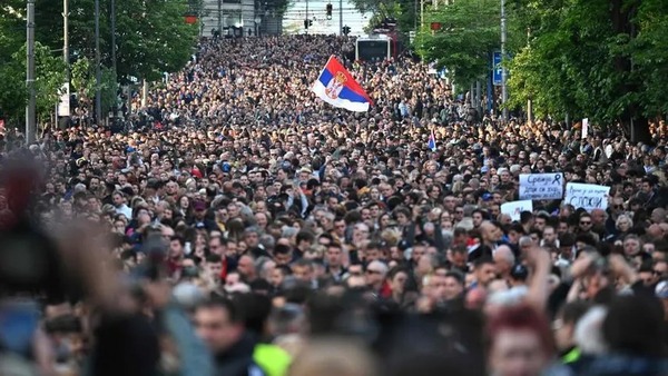 Se manifiestan contra la violencia en Serbia | 1000 Noticias