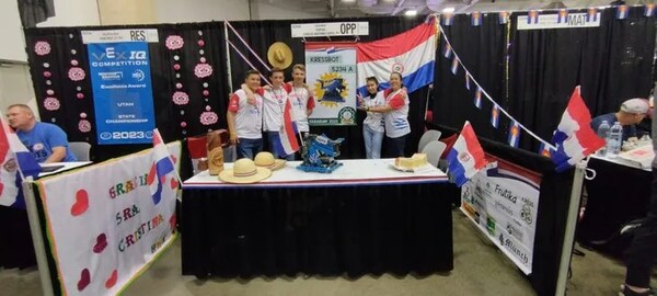 ESTUDIANTES DE ITAPÚA SE ALZAN CON TRES PREMIOS EN MUNDIAL DE ROBÓTICA EN USA