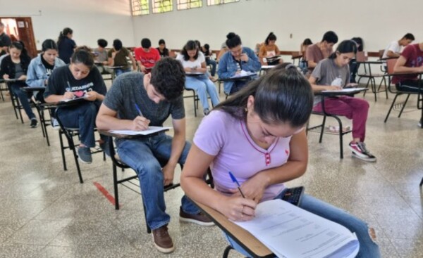 Beneficiados con becas firmarán acuerdo de compromiso