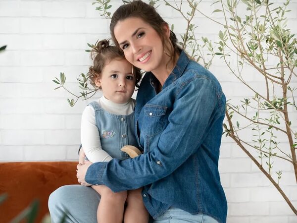Paola Maltese celebra la vida de su tercera hija, Annick - Gente - ABC Color