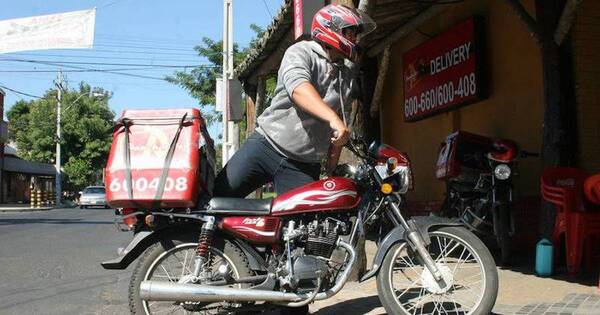 La Nación / Deliverys reportan tres a cinco robos de motos por día en Central