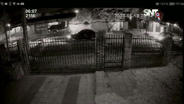 Se incrustó por una casa - SNT