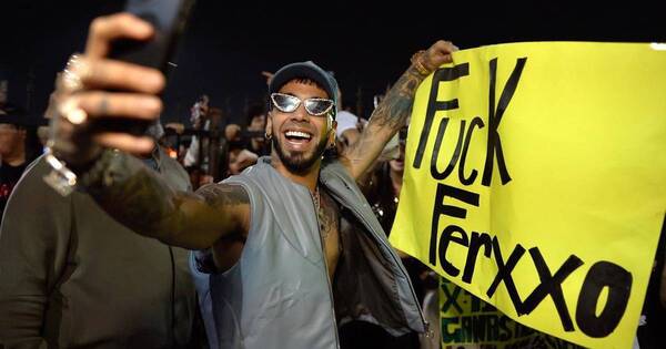 La Nación / Anuel rompió el silencio sobre su relación con Karol G y recibió una indirecta