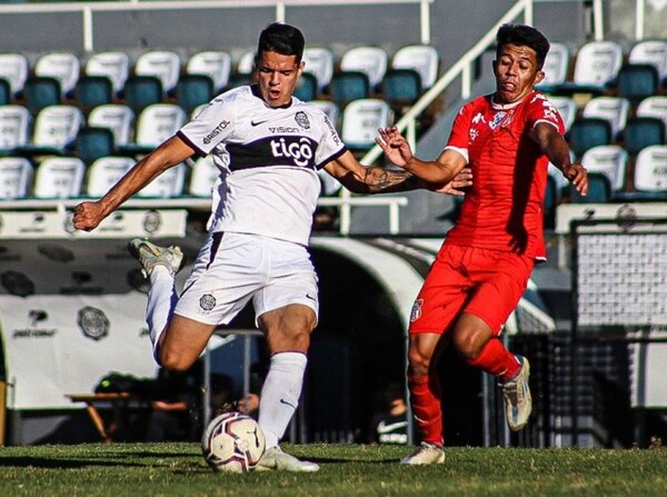 Reserva: Cinco victorias y un empate en la fecha 18 - APF
