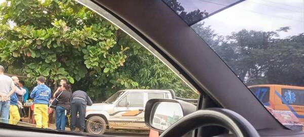 Le habría dado un patatús y murió en su coche