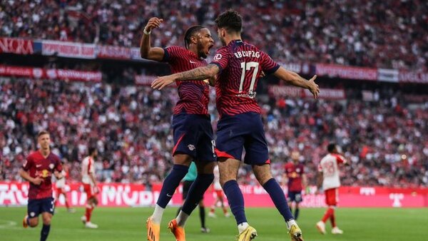 Leipzig vence al Bayern y le hace un regalo al Dortmund